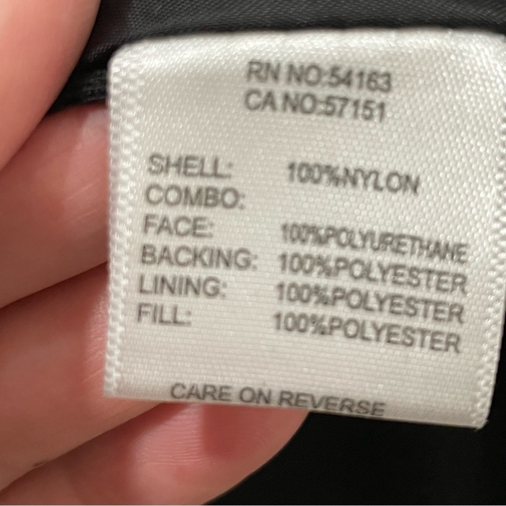 Marc New York. Andrew Marc. Women’s Coat Size Medium. Black with Gold. Quilted. - Picture 7 of 11